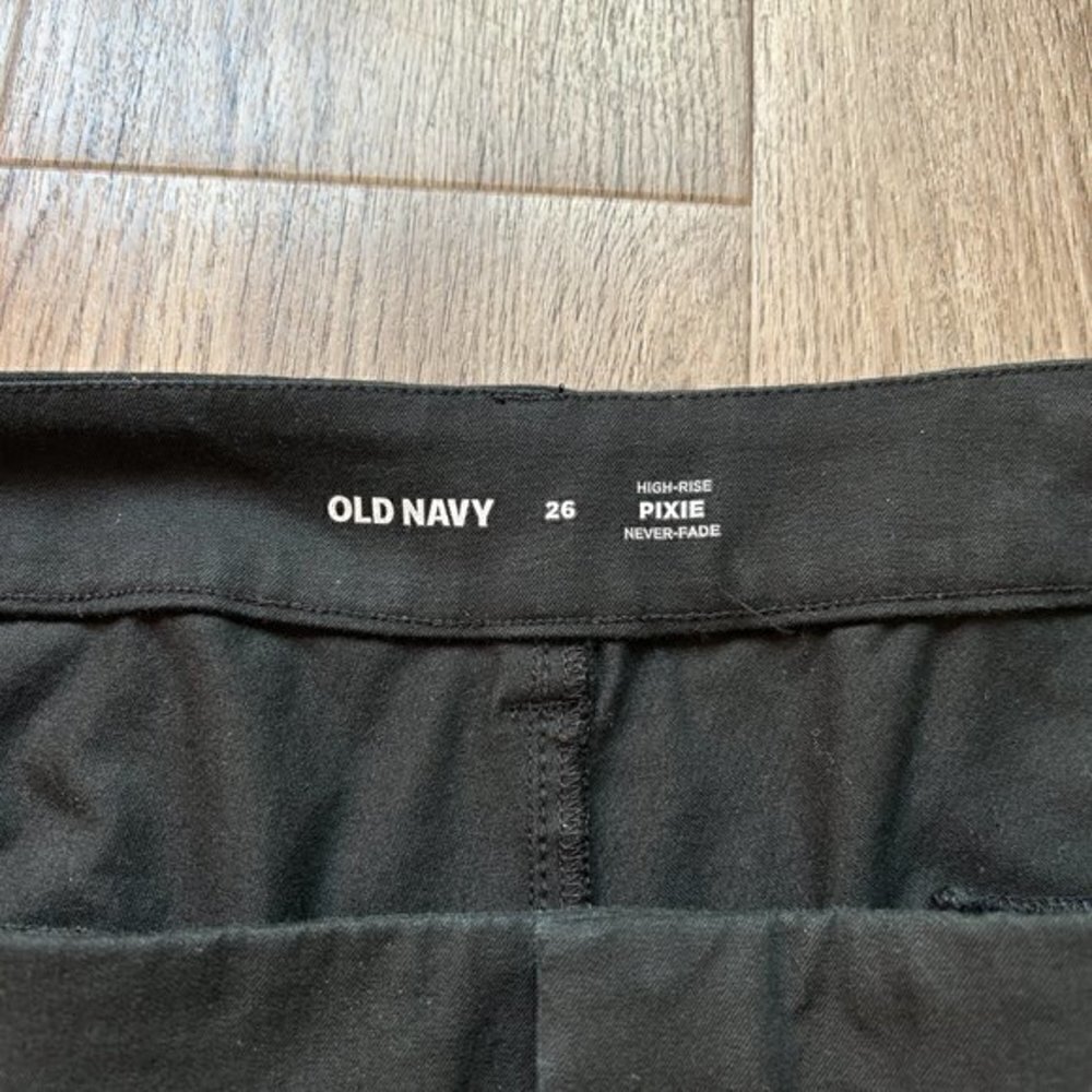 Old Navy Black High-Waisted Pixie Never Fade Pant… - image 5
